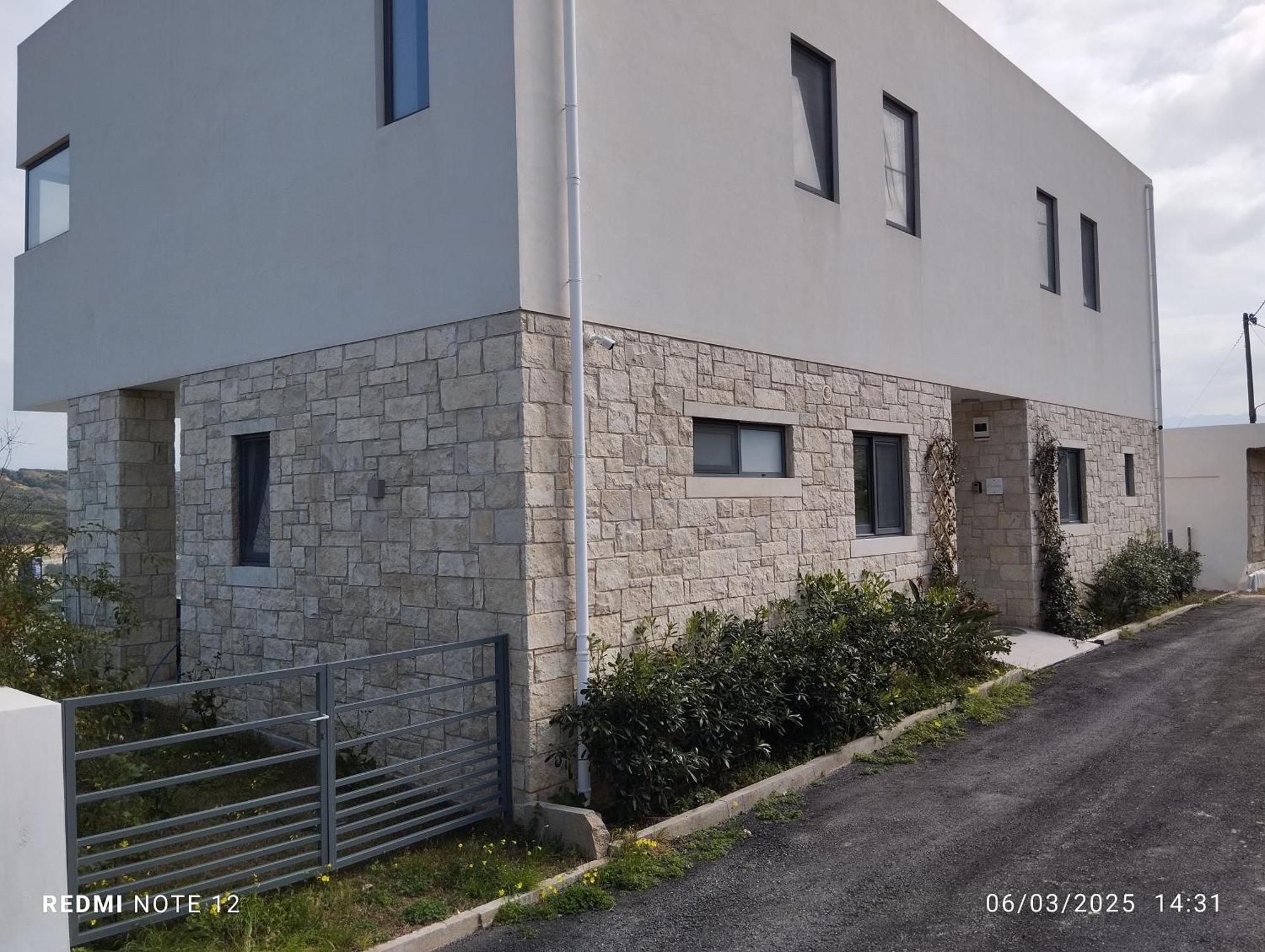 Cream Cozy Getaway - 3 Pearls Pool Retreat Apartment Dempla Exterior photo